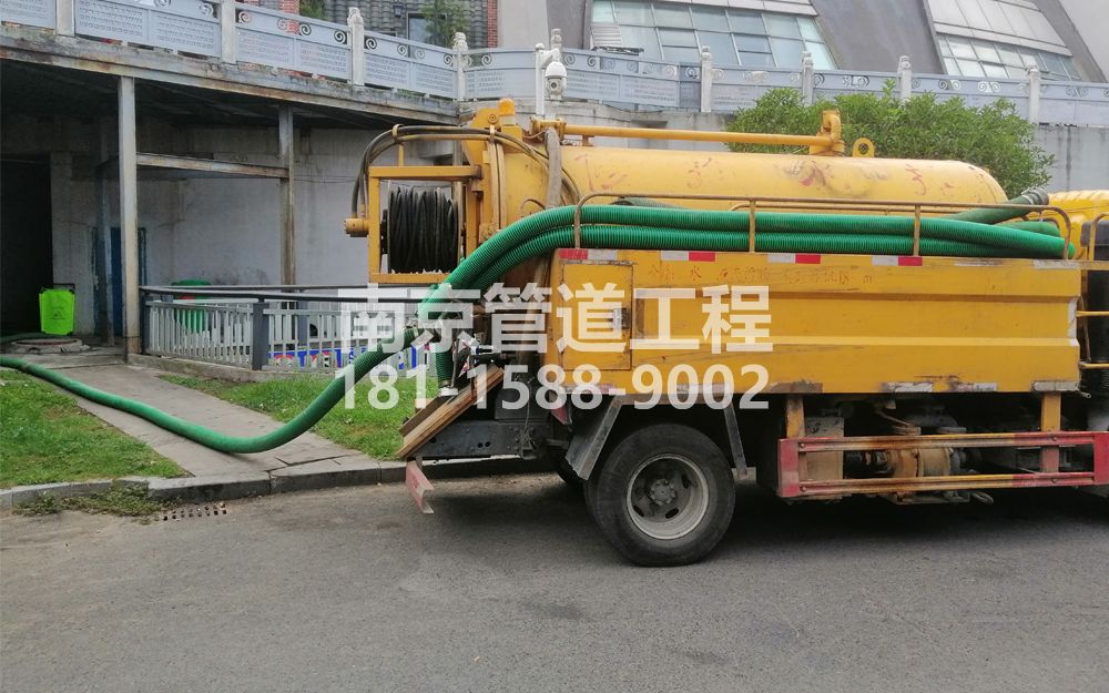 277东井村商场隔油池吸污